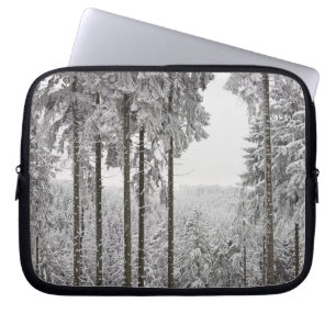 Housse Pour Ordinateur Portable Forêt à feuillage persistant en hiver