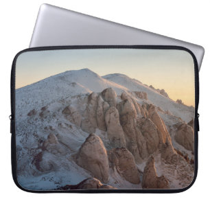 HOUSSE POUR ORDINATEUR PORTABLE FORMATIONS DE GRANDES ROCHES COUVERTES DE NEIGE
