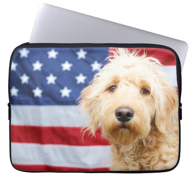 Housse Pour Ordinateur Portable Goldendoodle avec drapeau américain (Devant)