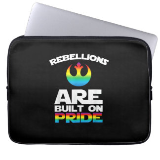 Housse Pour Ordinateur Portable _Les Rébellions Sont Bâties Sur Pride_ T-Shirt Gay
