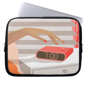 Housse Pour Ordinateur Portable Main des femmes poussant le bouton snooze du révei