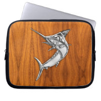 Marlin d'argent sur déco en bois de teck
