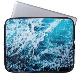 Housse Pour Ordinateur Portable Mer rapide en voilier. Dramatique et image