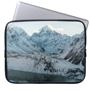 HOUSSE POUR ORDINATEUR PORTABLE NEIGE COUVERTE MONTAGNE PRÈS DU CORPS D'EAU