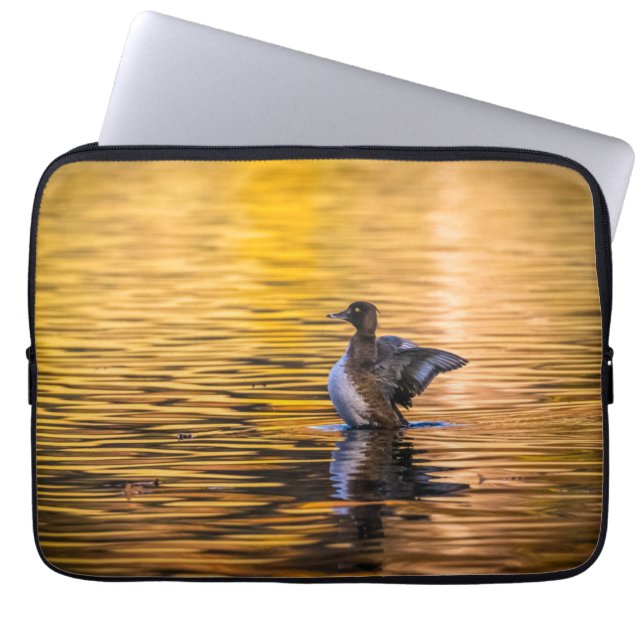 Housse Pour Ordinateur Portable Oeil d'or sur un lac d'or (Devant)