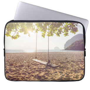 Housse Pour Ordinateur Portable Oscillation sur la plage au coucher du soleil
