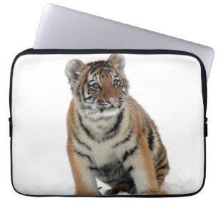 Housse Pour Ordinateur Portable Photographie d'un bébé tigre dans la neige