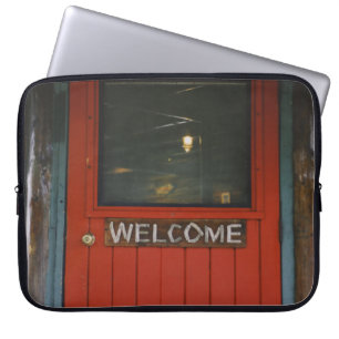 HOUSSE POUR ORDINATEUR PORTABLE PORTE FERMÉE EN BOIS ROUGE