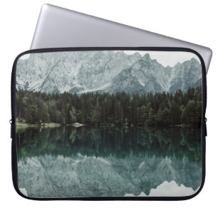 HOUSSE POUR ORDINATEUR PORTABLE RÉFLEXIONS SUR LES ARBRES SUR LE LAC