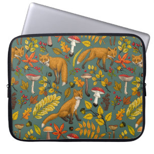 Housse Pour Ordinateur Portable Renard d'automne sur pin vert