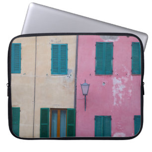 HOUSSE POUR ORDINATEUR PORTABLE SCONCE EXTÉRIEURE NOIRE SUR MUR PEINT ROSE