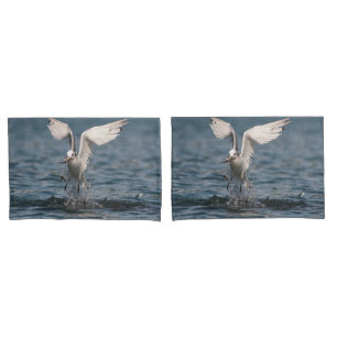 Hovering Kittiwake Kissenbezug
