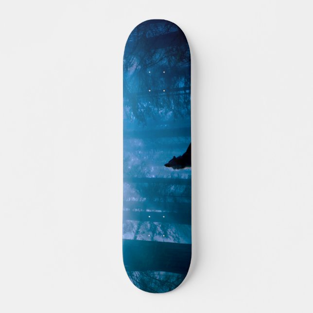 Howling Wolf in der Wildnis Skateboard (Vorne)