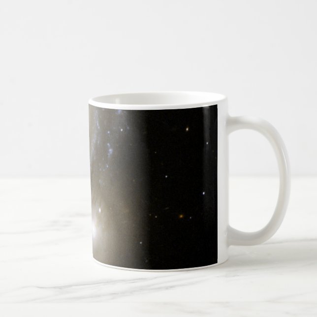 Hubble-Interagierende Galaxie AM 0500-620 Kaffeetasse (Rechts)