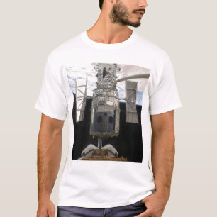 Hubble Weltraumteleskop in Atlantis-Laderaum T-Shirt