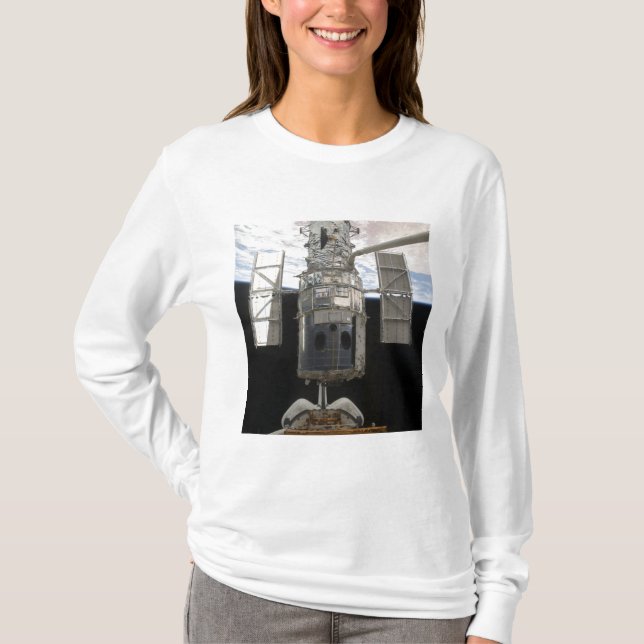 Hubble-Weltraumteleskop in der Frachtbucht von Atl T-Shirt (Vorderseite)