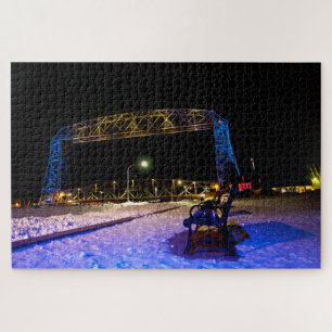 Hubbrücke Duluth Minnesota mit Ukraine-Farben