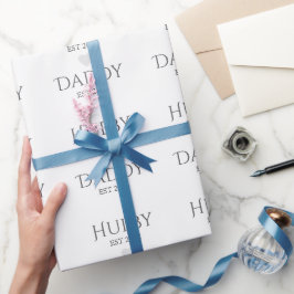Hubby Est. XXXX, Daddy Est. XXXX - Tag des Vaters Geschenkpapier