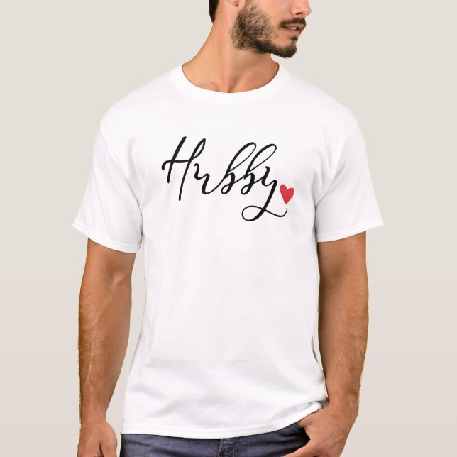 Hubby in Kalligrafie Script Honeymoon Couple T-Shirt (Vorderseite)