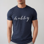 Hubby Modern White Script Navy Mens Tri-Blend Shirt<br><div class="desc">Niedliches und einfaches "hubby"-Shirt in einem modernen weißen Schriftsatz. Hier finden Sie unser passendes "Wifey" Shirt.</div>