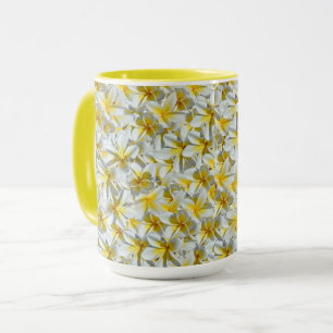 Hübsch-gelbe und weiße Frangipani-Blume, Tasse