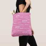 Hübsch Pink Girls Name Schriftart Collage Custom T Tasche<br><div class="desc">Diese hübsche,  rosa Tasche ist mit dem Namen Ihres Teenagers oder kleinen Mädchens in 9 verschiedenen Schriftart angepasst. Ein niedliches personalisiertes Geschenk für ein Kinderzimmer.</div>