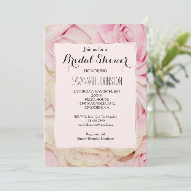 Hübsch Romantische Rosa Creme Rose Brautparty Einladung (Stehend Vorderseite)