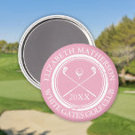 Hübsch rosa Name und Clubname Datum Magnet<br><div class="desc">Mit einem altertümlichen Briefmarke-Effekt klassisches Retro-Design,  personalisieren Sie den Namen des Golfers,  den Golfclub und das Datum zu einem großen Sake für alle Golfer. Entwickelt von Thisisnotme©</div>