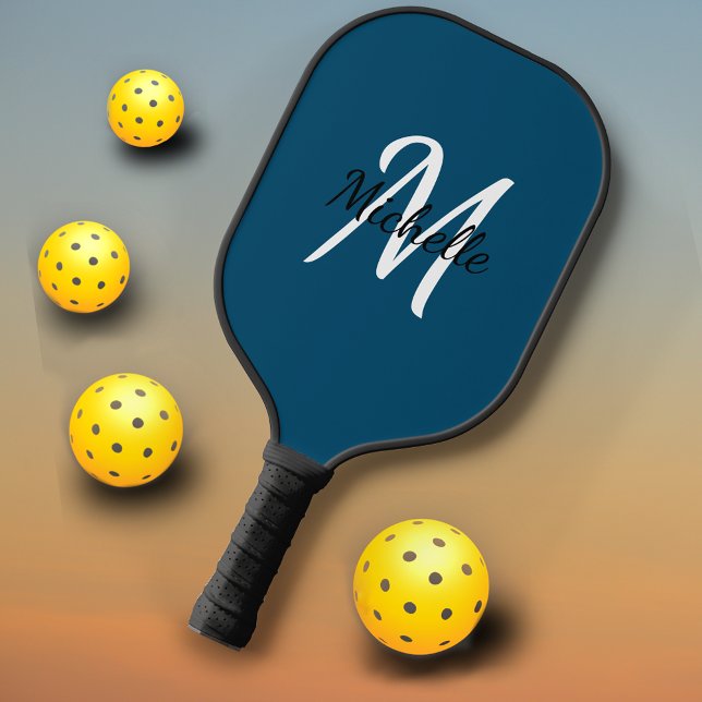 Hübsch Simple Blue Monogram Name & Initial Pickleball Schläger (Von Creator hochgeladen)