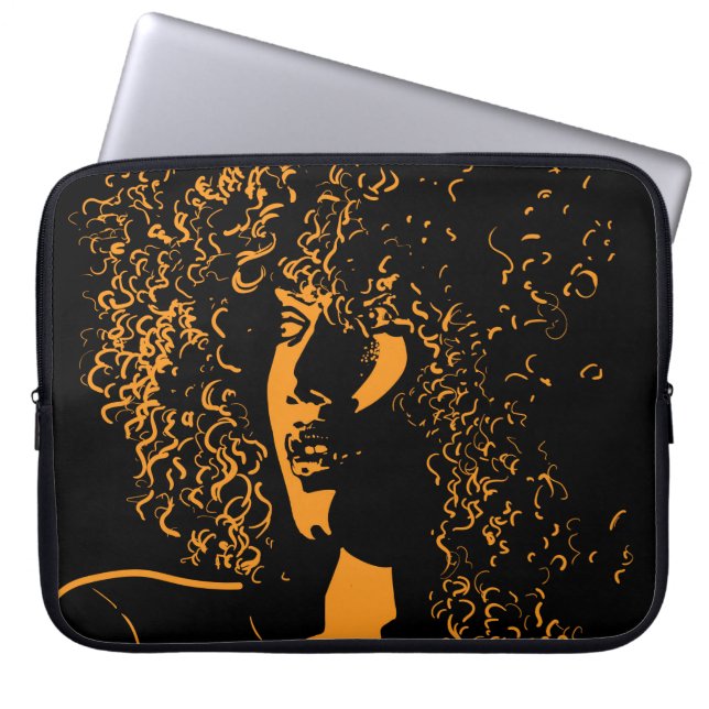 Hübsche Afrikanerin mit afro-haargeschmücktem Port Laptopschutzhülle (Vorderseite)