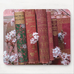 Hübsche alte Bücher und Blüten Mousepad
