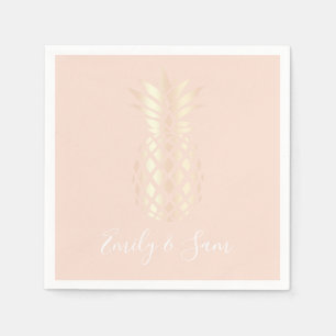 Hübsche Ananas aus Kupfer, Rose aus Gold und Rosa Serviette