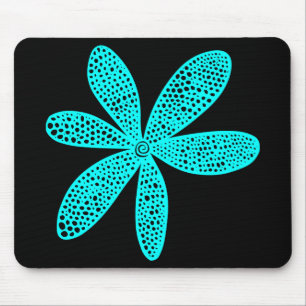 Hübsche Blume Cyan auf Black Mousepad