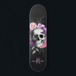 Hübsche Blumenschädel Botanische Blätter Bezeichnu Skateboard<br><div class="desc">Dieses coole Skateboard mit rosa Blumenmuster-Abbildung,  individuelle Name & Monogramm würde ein wunderbares Geschenk für jemanden machen,  der zum Skateboarden kommt! Fügen Sie einfach den gewünschten Namen und die Initiale hinzu,  indem Sie auf die Option "Personalisieren Sie diese Vorlage" klicken.</div>