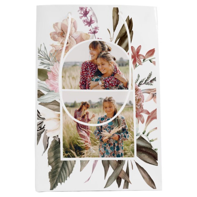 Hübsche Boho Floral Zwei-Foto-Mittlere Geschenktas Mittlere Geschenktüte (Vorderseite)