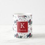 Hübsche Bullfinen Personalisierte Ferien-Tasse Kaffeetasse<br><div class="desc">Handgemalt mit Stierflossen,  Zweigen,  Kiefernfüßen und Beeren. Einfach mit Ihrem eigenen Monogramm anpassen! Macht ein großartiges Weihnachtsgeschenk!</div>