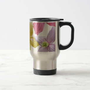Hübsche bunte rosa, blaue, violette, gelbe Blumen Reisebecher