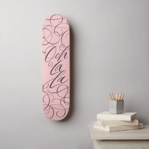 Hübsche Femine - Ooh La - Girl Power Letting Skateboard