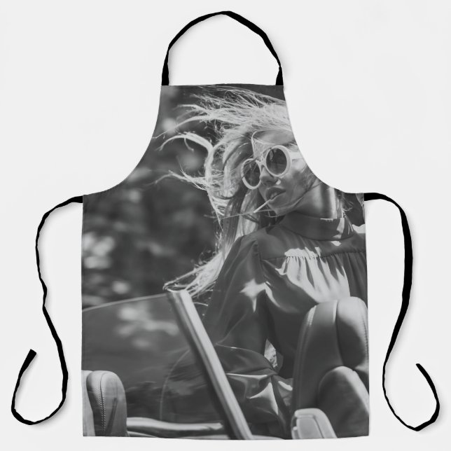 Hübsche Frau in einem Cabrio Schürze (Vorderseite)