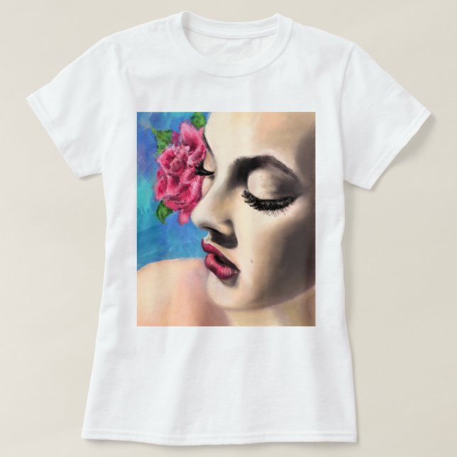 Hübsche Frau mit Rose T - Shirt (Design vorne)
