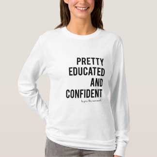 HÜBSCHE GEBILDETE UND ÜBERZEUGTE LANGE HÜLSE T-Shirt