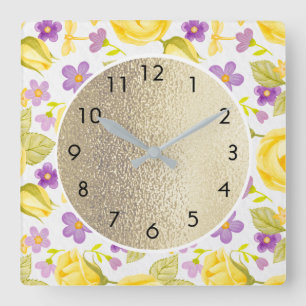 Hübsche gelbe violette Blumen auf Weiß und Gold Quadratische Wanduhr