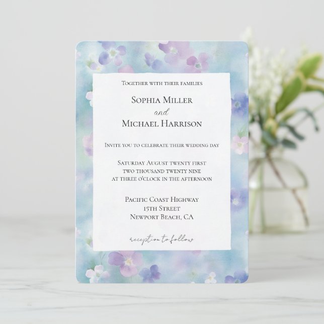 Hübsche Lila Blume Hochzeit Einladung (Stehend Vorderseite)