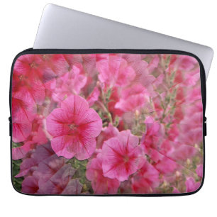 Hübsche Petunias...... Laptopschutzhülle