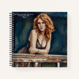 Hübsche Red Hair Lady Plato Zitat BlueBlack Journa Notizbuch