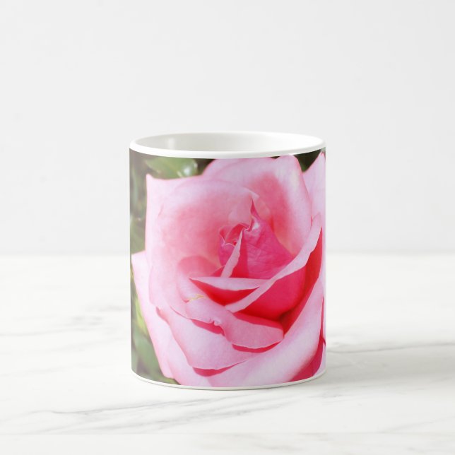 hübsche Rosa-Blume mit süßen Herzen Kaffeetasse (Mittel)
