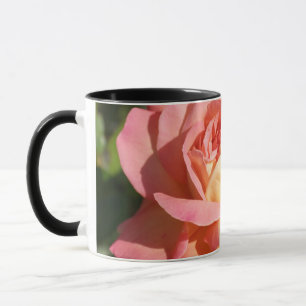Hübsche rosa-gelbe Blume, kundenspezifisch Tasse