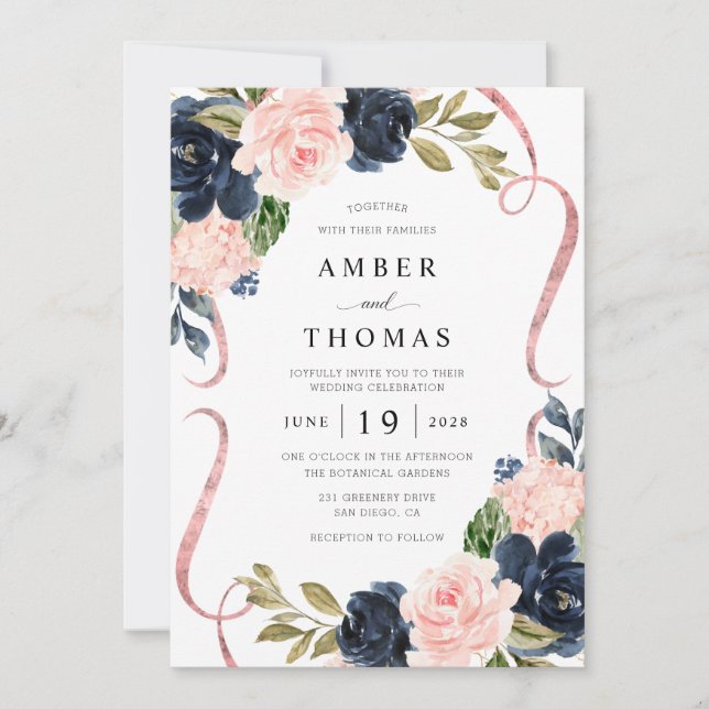 Hübsche rustikale Navy-Blush-Blumen-Hochzeitseinla Einladung (Vorderseite)