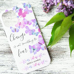 Hübsche Schmetterlinge - Vorwahl für positive Verä Case-Mate iPhone Hülle<br><div class="desc">Feminine, personalisierte Telefonzelle mit positivem Zitat und hübschen Schmetterlingen. Das Schmetterlingsdesign in Aquarelltönen ist in gürtelnden Tönen von rosafarbener Lilie und lila, während das Zitat in eleganter handgeschriebener Typografie geschrieben wird. Die Formulierung lautet "Veränderung ist nicht zu befürchten" und hat einen bearbeitbaren weißen Hintergrund. Sie können auch mit Ihrem Namen...</div>