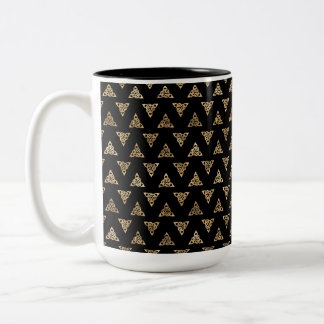 HÜBSCHE SCHWARZE UND GOLDROWS DER KELTISCHEN KNOTE ZWEIFARBIGE TASSE